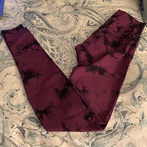 Lululemon size 4 wunder under tight diamond dye